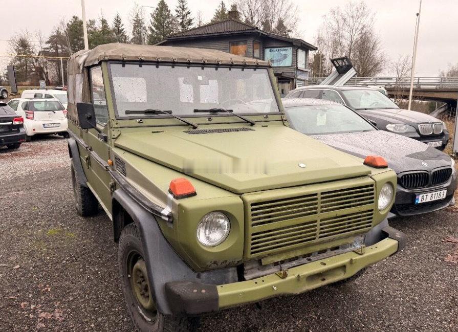 敞篷双座奔驰大G~~~这是2005年在挪威部队服役，柴油机+自动挡+三把锁，这车