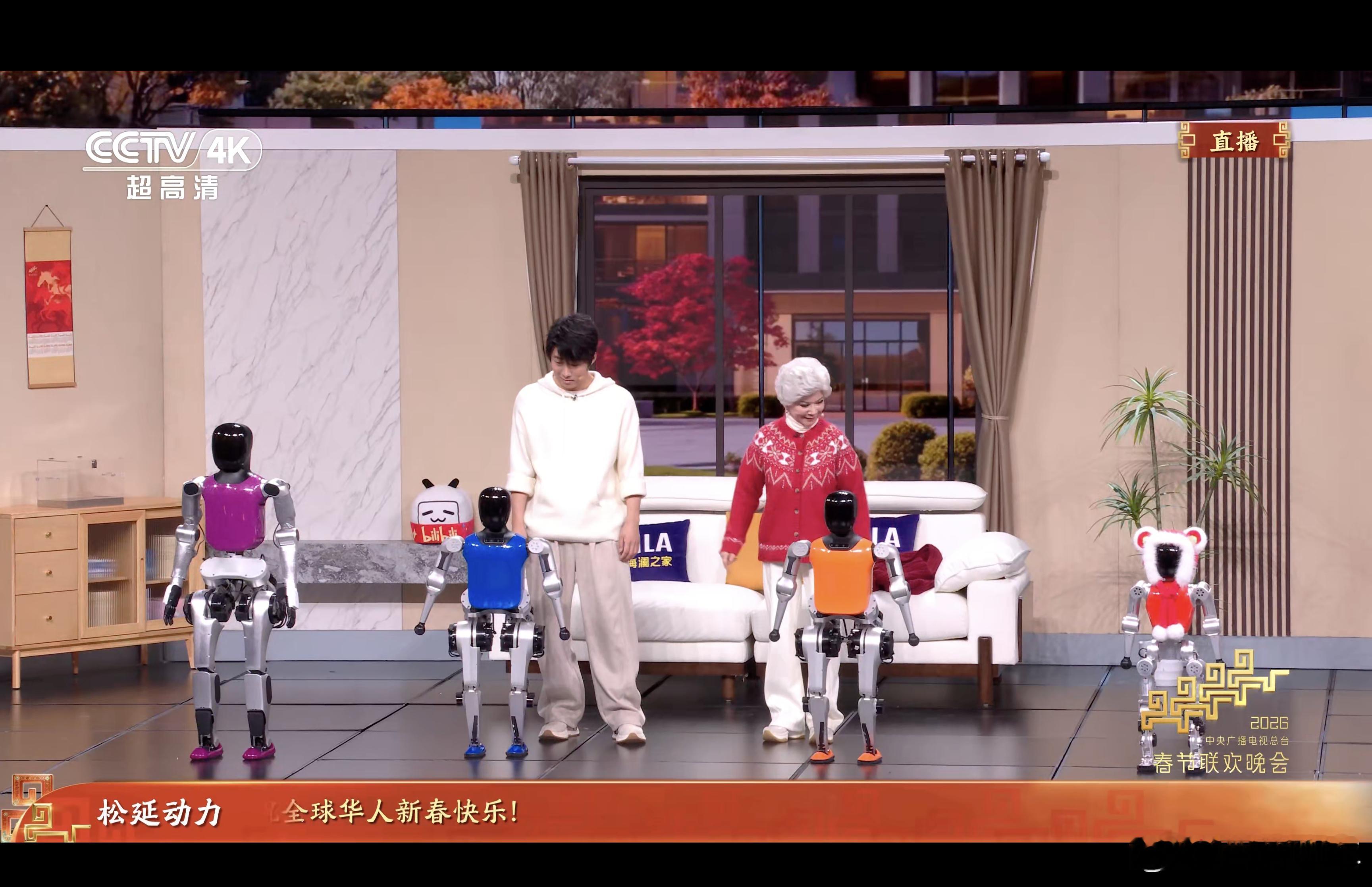 突然意识到，上一次蔡明在春晚演机器人是1996年，整整三十年前！！！！弹指一挥间