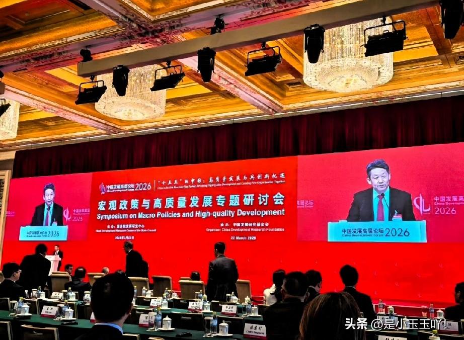 日本人这次终于看明白了自己的位置，

一向以企业巨头著称的苹果、三星、大众、奔驰