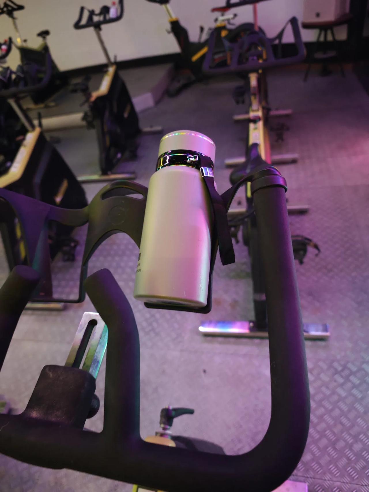 “近期我身边4位朋友亲人接连的离世，
人真的不是终有一死老了才死，
而是随时会死