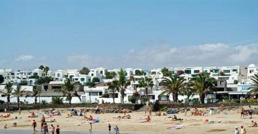 英国两名游客在加那利群岛酒店，从6米高的阳台坠亡，因栏杆突然断裂网页链接 来自@