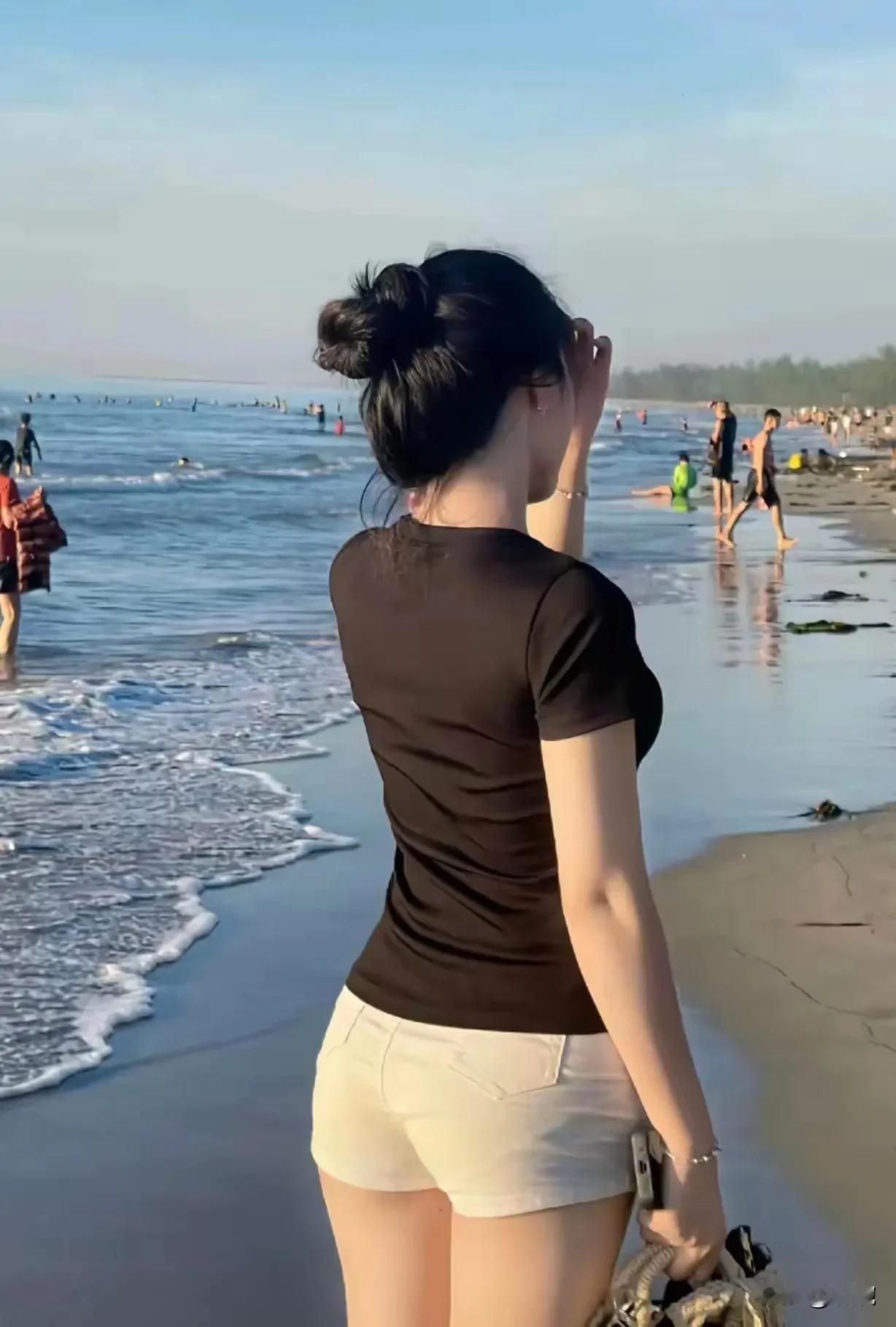 看到“高潮针”我笑了
单针售价破万、小红书10万篇种草笔记、三甲医院妇科诊室排起