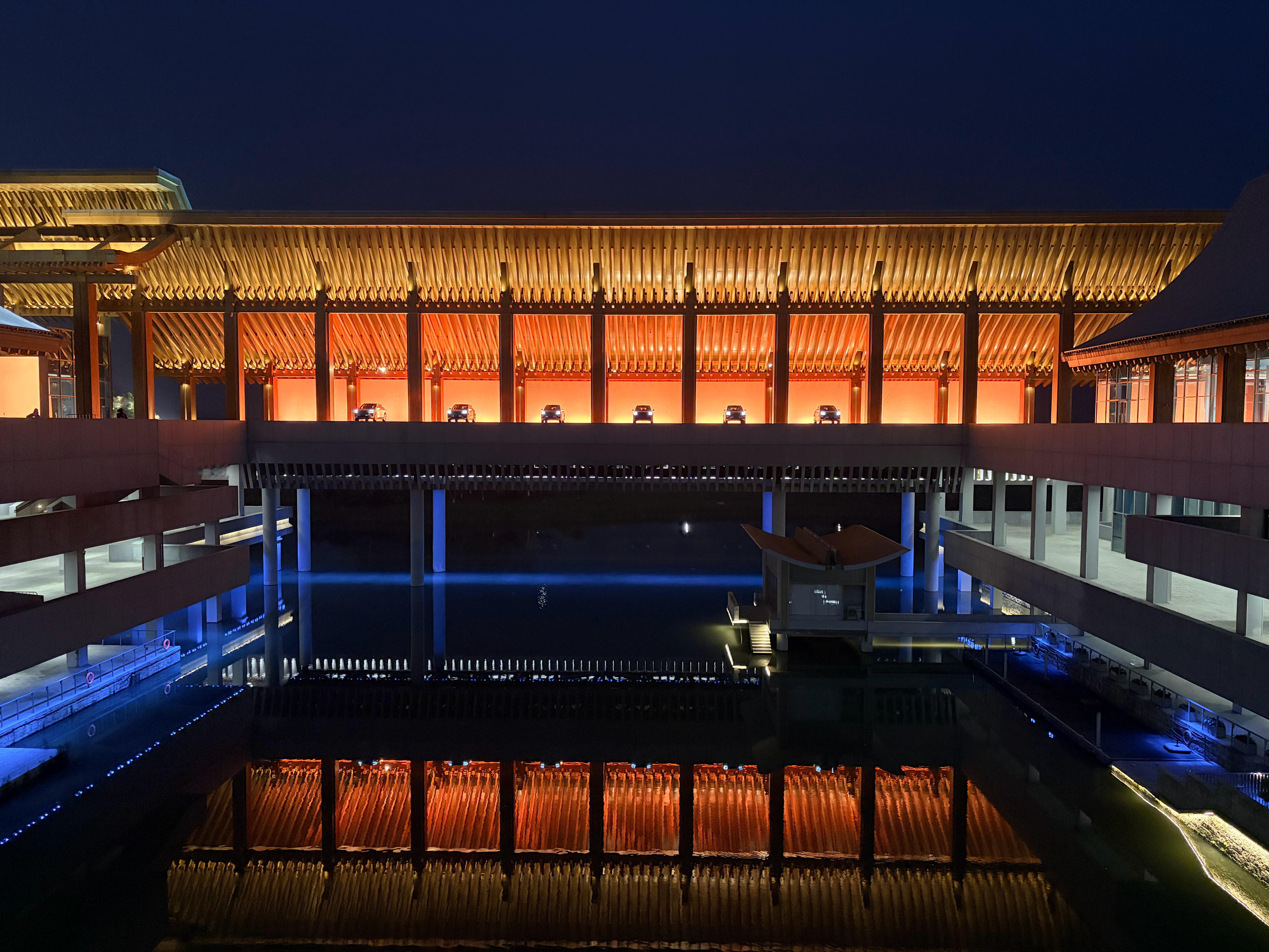 极氪8X 上市发布会外场地点选在宁波东钱湖，气氛到位🍷新公路之王极氪8X正式上