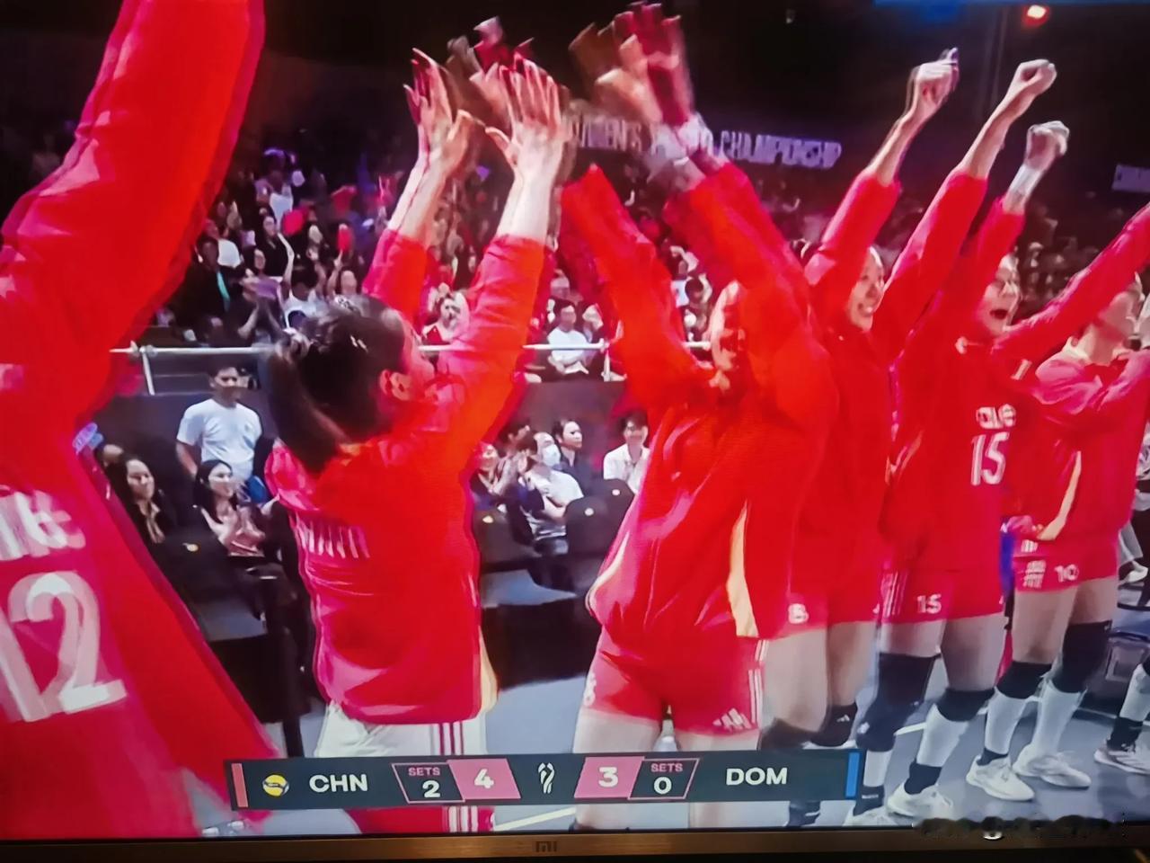 中国女排发挥的太棒了！庄羽姗、吴梦洁、王媛媛、龚翔宇、高意、王梦洁，真的是太棒了
