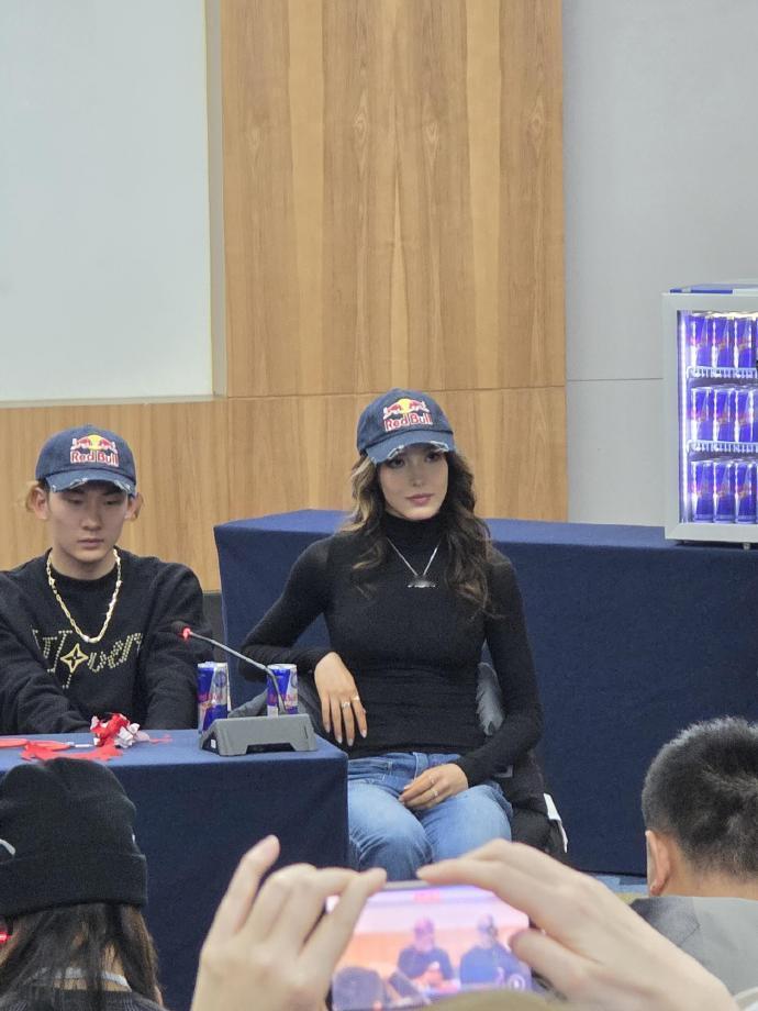 谷爱凌怎么这么好看，这气质真绝了，成熟稳重！