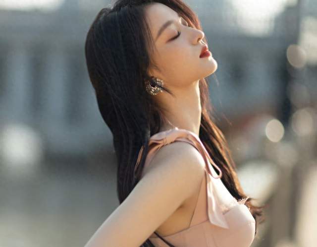 王楚然淡淡的 让人很着迷的熟女味 ​​​