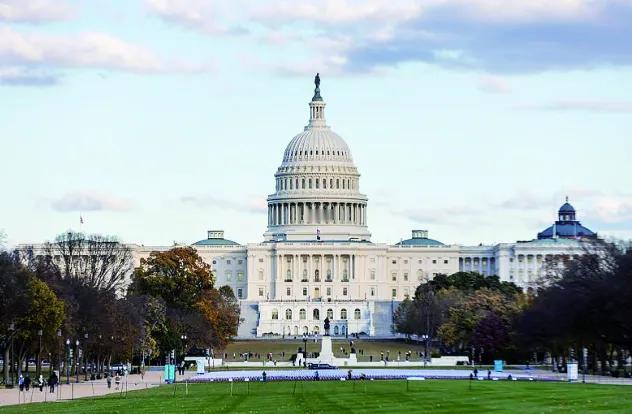 中国40亿美债出手
美元霸权遭重击
 
中国在香港发行40亿美元主权债，直接引爆