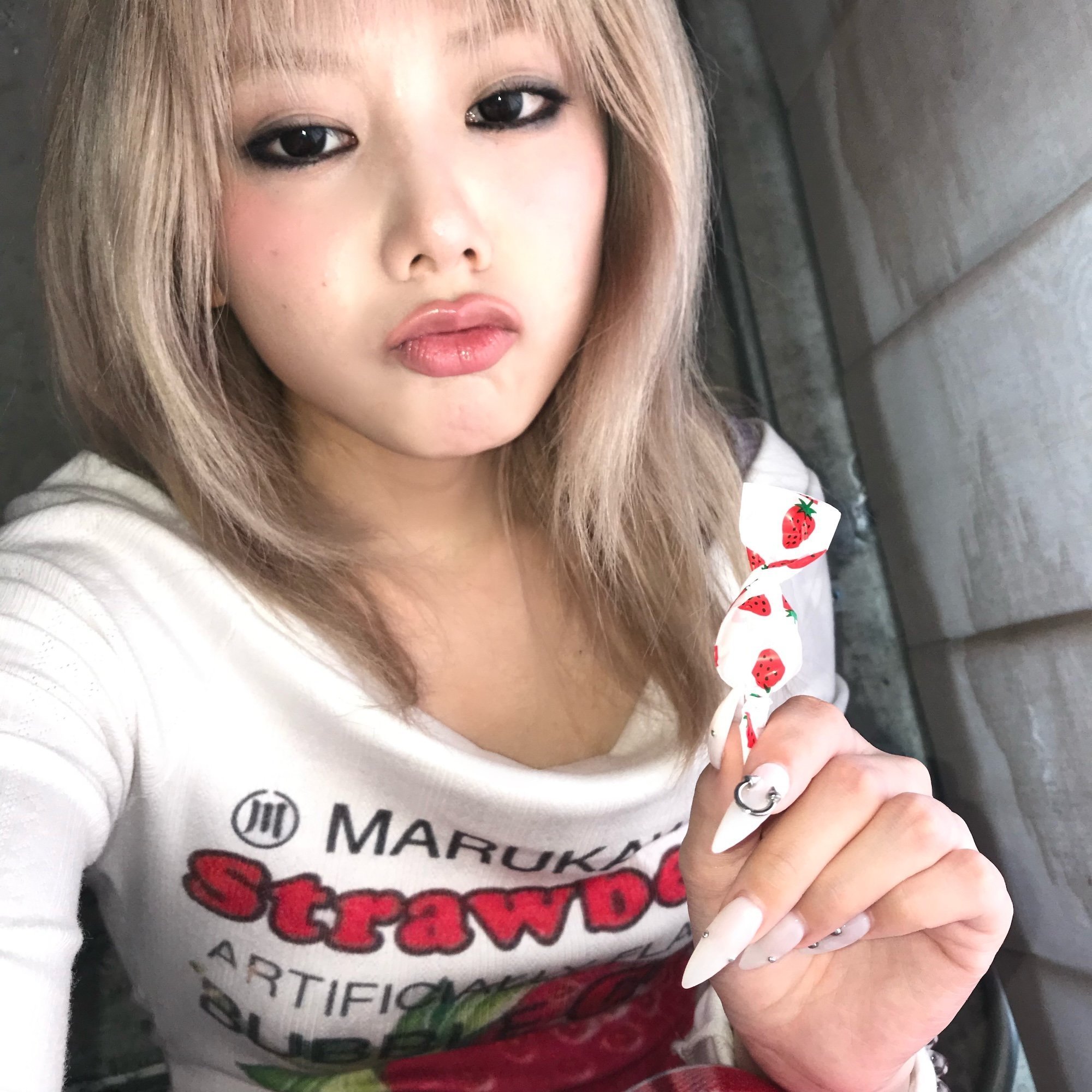 能完美驾驭所有颜色的完美女子一枚 