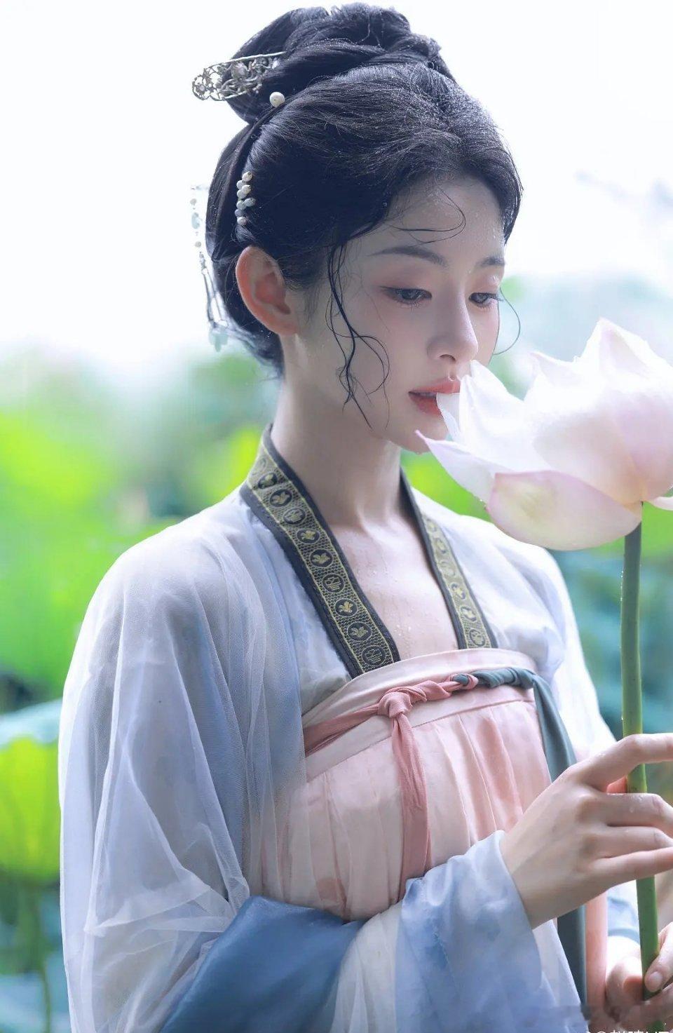 于正看人的眼光确实不错，赵晴现在是越来越灵动了 ​​​