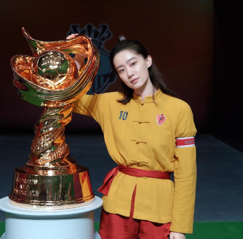 张小斐缺席《功夫女足》路演被骂“耍大牌”，冤不冤？

暑期档热门电影《功夫女足》