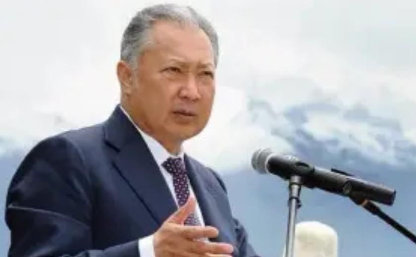 卢卡申科放话：绝不交出巴基耶夫！流亡总统想回家扫墓，吉国：敢回就抓

白俄罗斯总