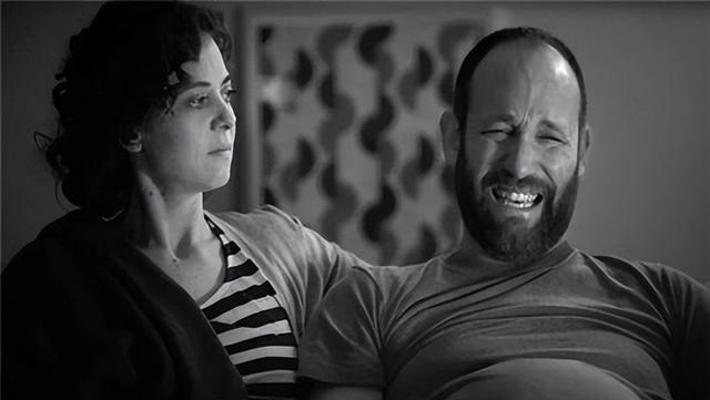 “他是被屎憋死的。”1940年，美国人约翰由于便秘，三年没排泄，不幸去世，医生检