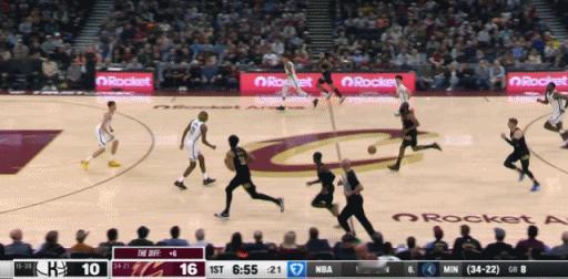 声东击西！哈登这传球真妙啊！
在今天NBA常规赛骑士对阵篮网的第一节比赛中，哈登