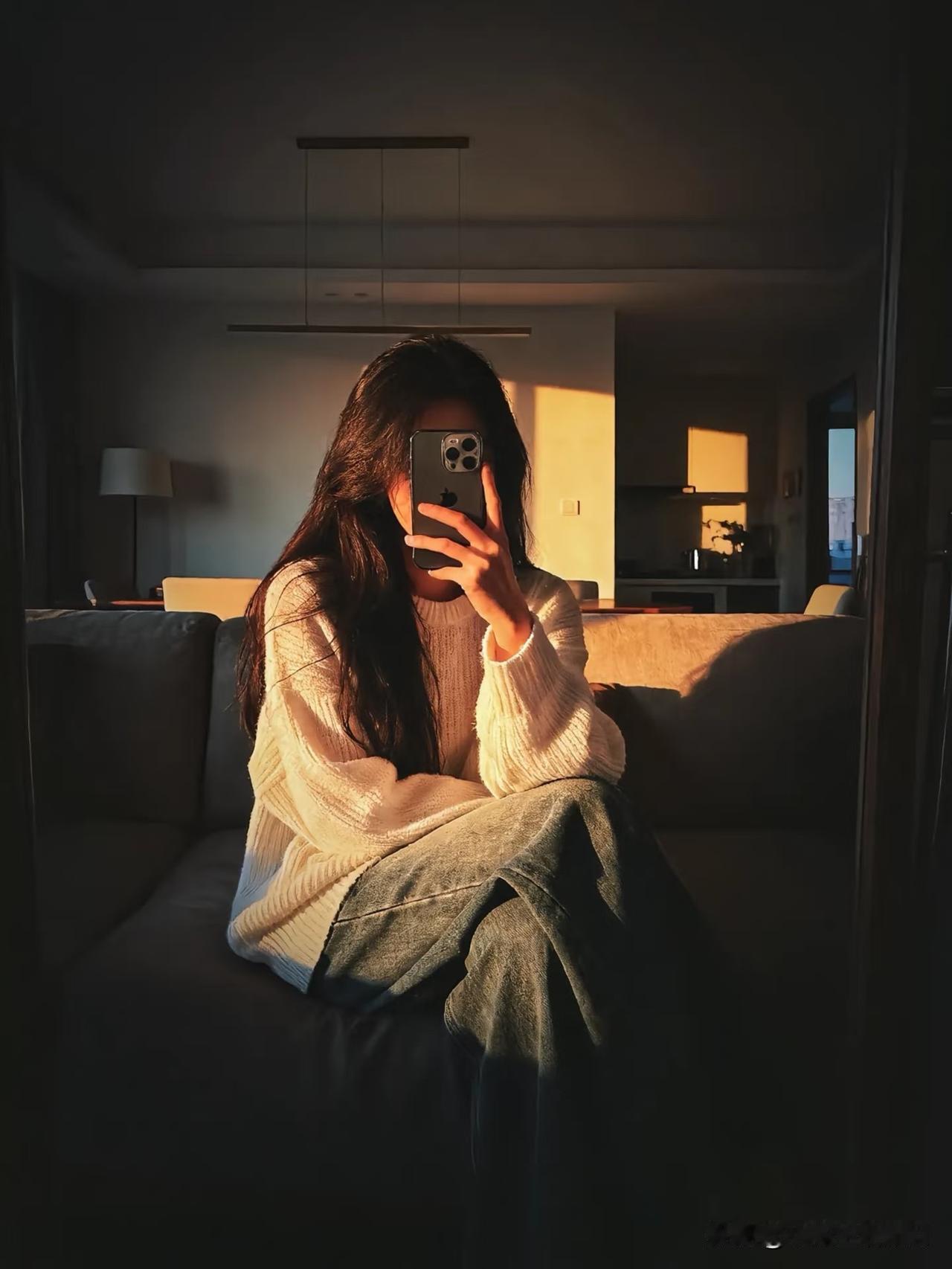 阳光会照亮每一个抬头的人
生活也会善待每一个认真的人