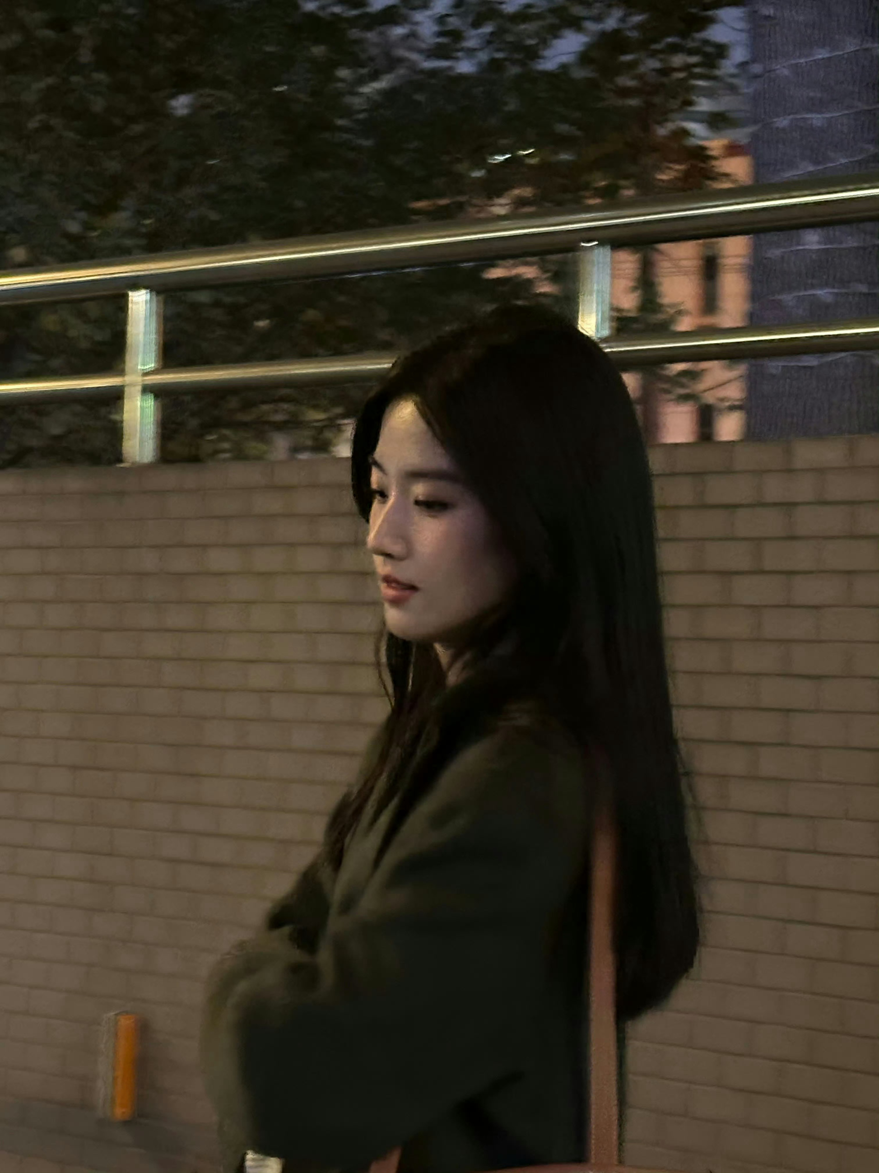 一种能让我忽视五官之美 她美完全就是因为她是卢昱晓 