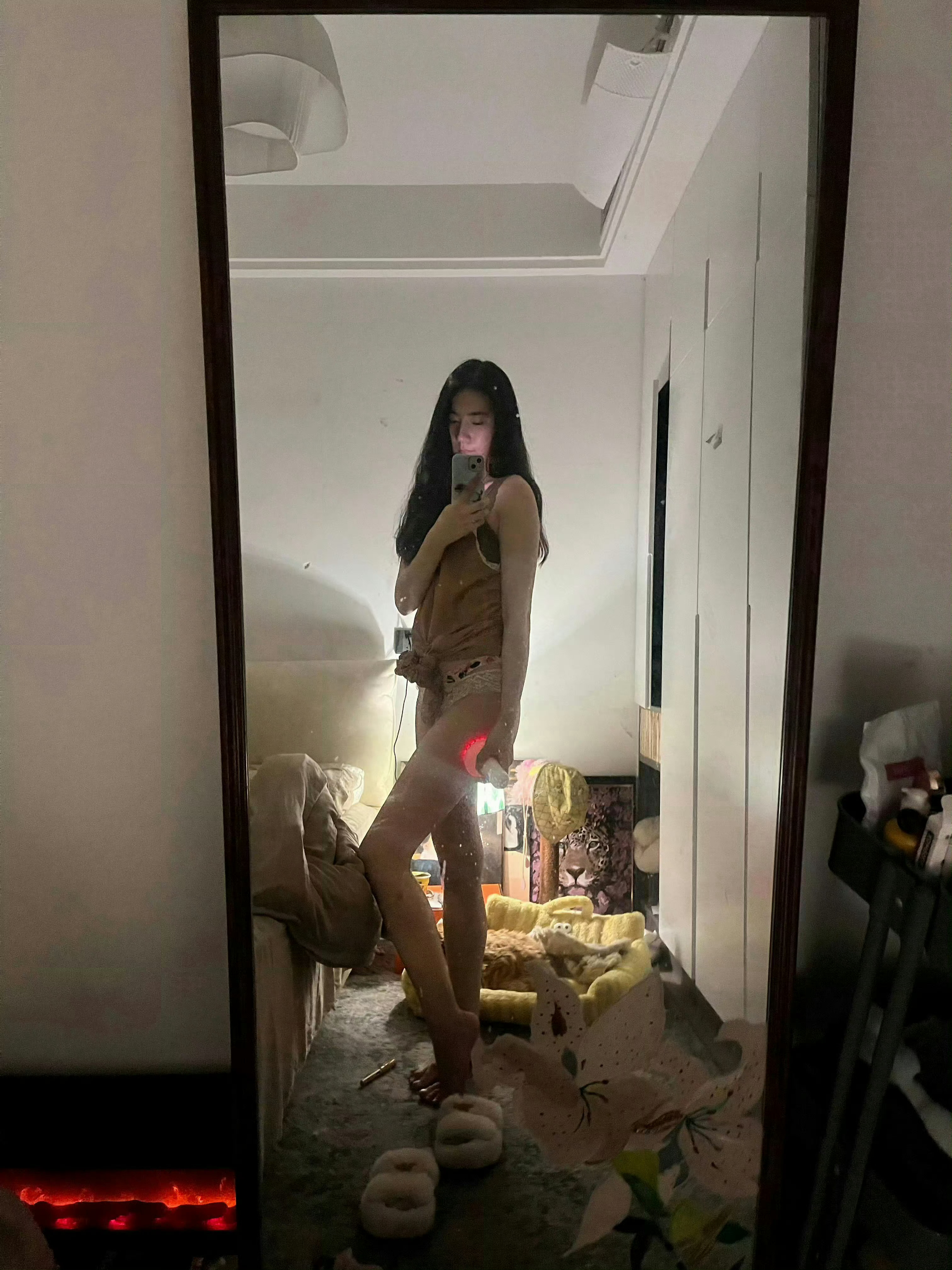 我妈问我半夜肚子疼吗怎么老是哼哼 [偷笑]  ​​​