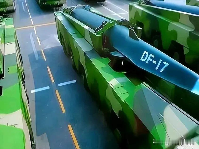 数千公里外，一枚导弹呼啸而至，精准命中目标，误差仅0.5米。

2026年6月，