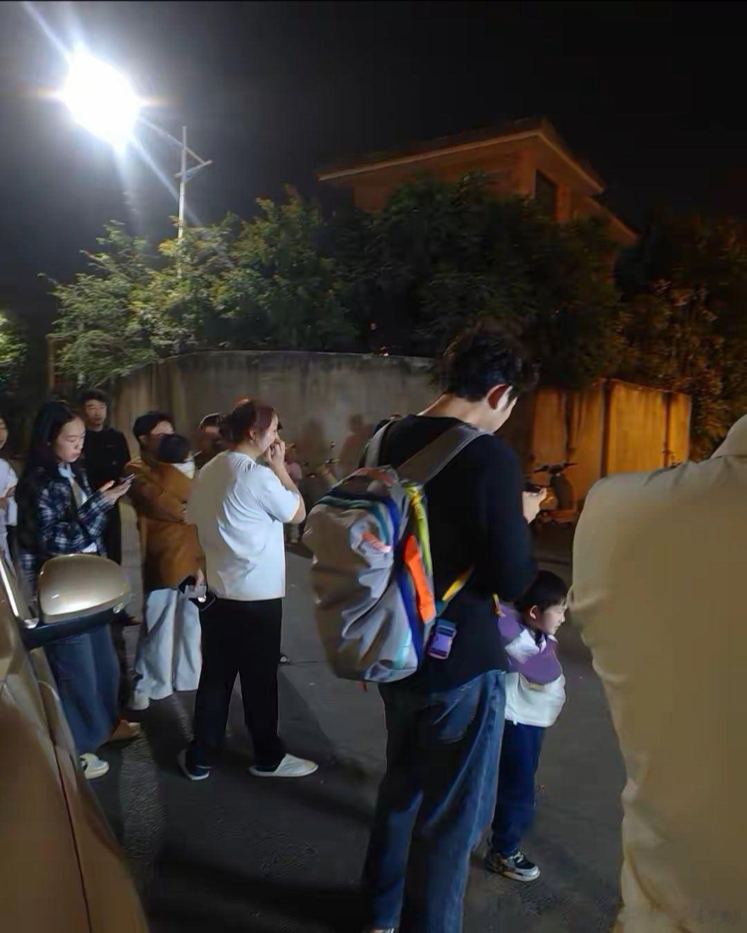 西双版纳地震大年初一发生4.6级地震，很多人说震感很强，有的人穿着酒店一次性拖鞋