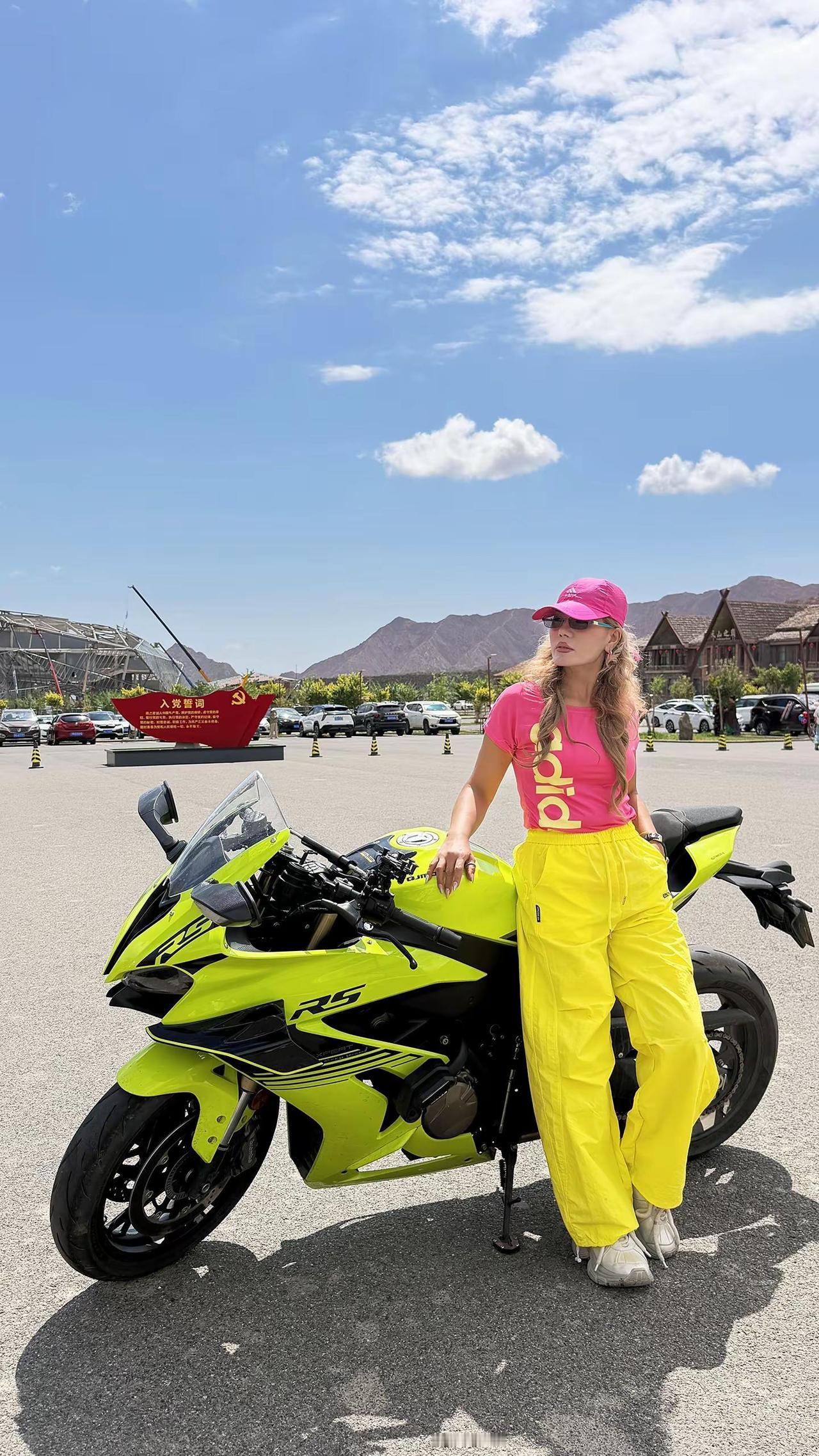 一个字 帅不帅啊 😎😎骑帅不骑快 爱摩托爱生活 女骑的快乐