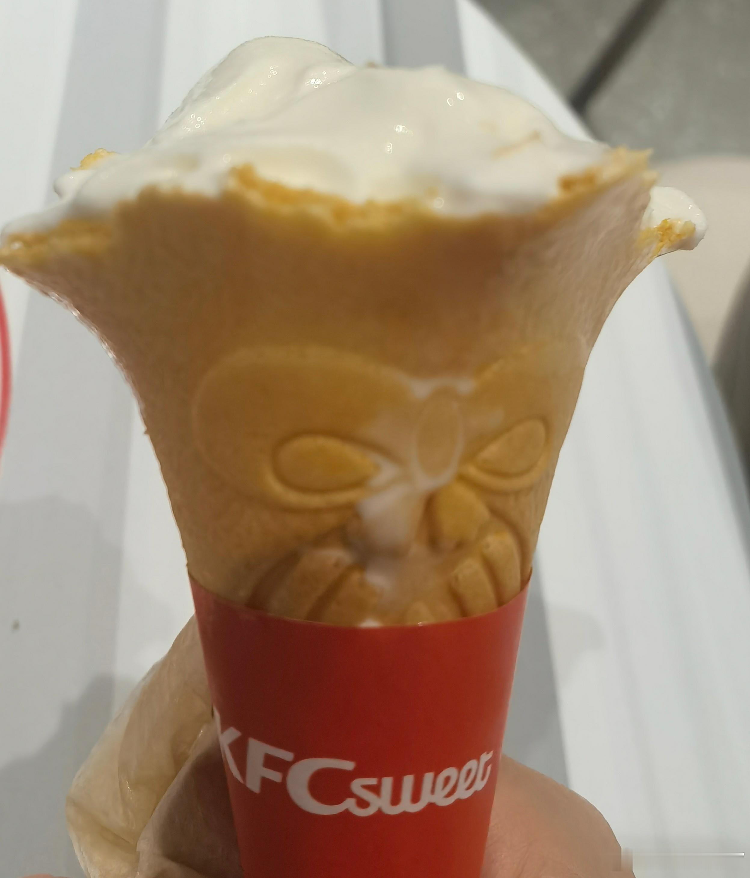 漏奶华太罪恶，所以只是在下楼锻炼时买了个🍦吃[哇] ​​​