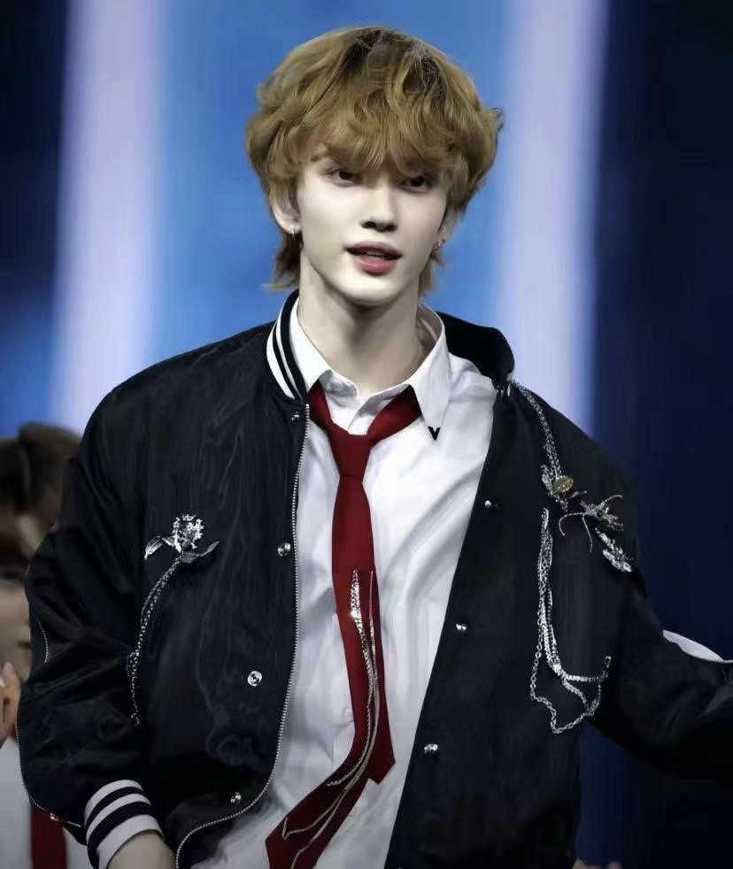 我爱你 所以我愿意了解你的一切你叫이다니엘 你的中文名叫李丹尼尔你的英文叫Dan