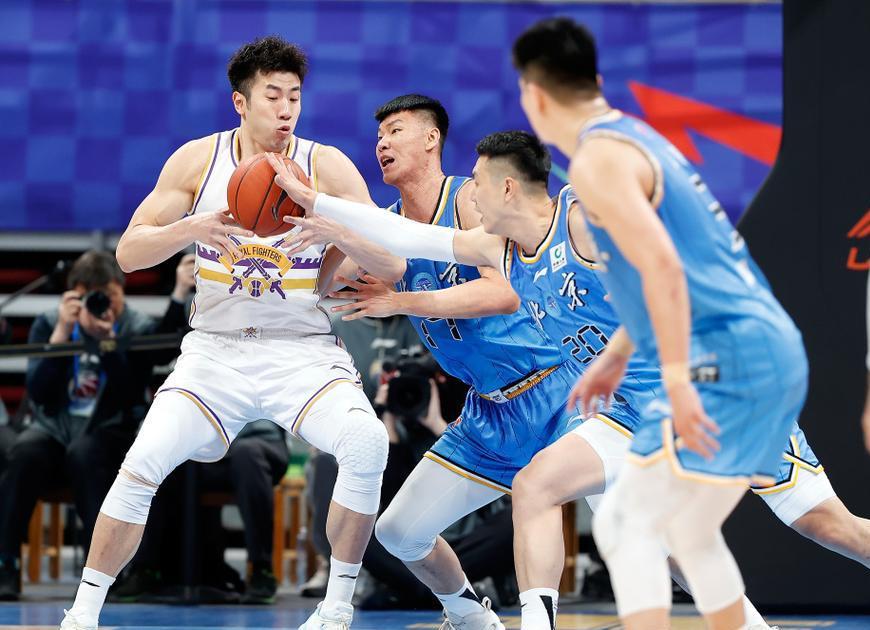 男篮京城德比今晚开启，对于这场双方都输不起的比赛，究竟谁能笑到最后呢？

4月1