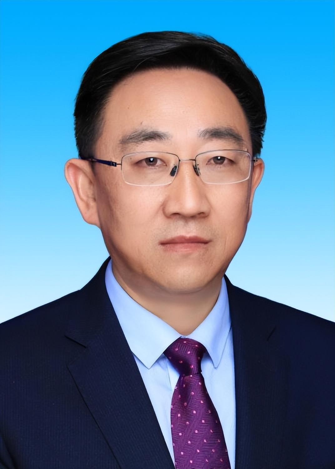 重庆市公安局局长张安疆突然去世，最伤心的人莫过于他的家人

张局长55岁，其父母