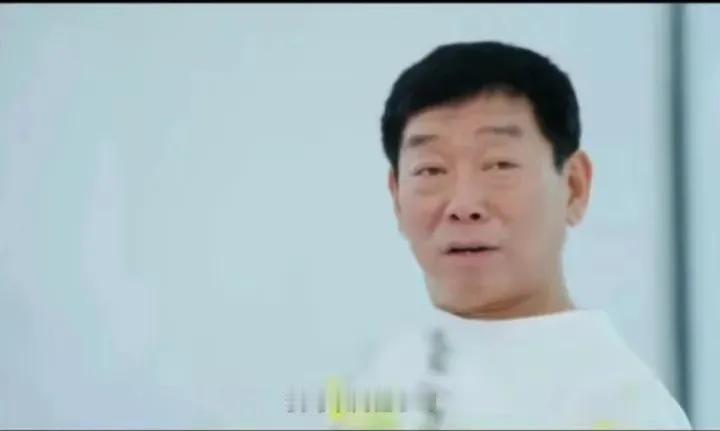 长城汽车董事长魏建军对任正非任总的评价真是太高了！他说他自己崇拜任总，在开会的经
