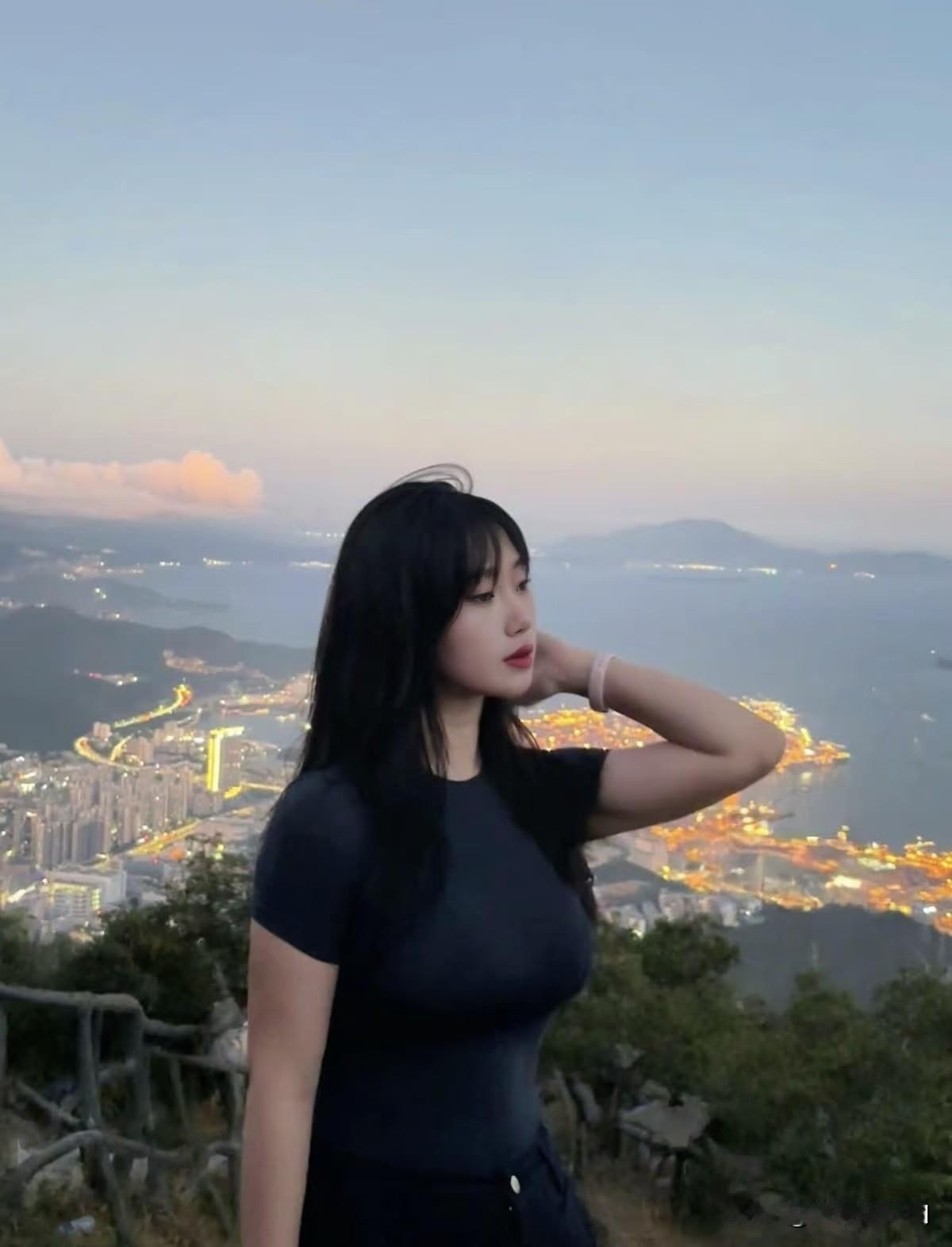 随手拍张图，分享美好瞬间登山望远