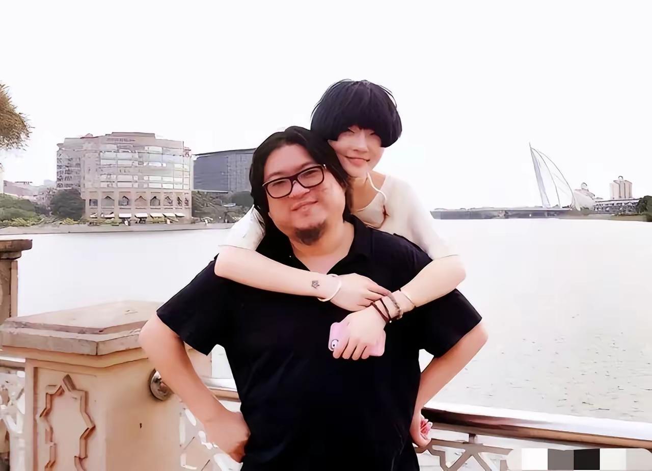 还真让人不得不信！就拿某大导演来说吧，当年那叫一个风光无限，娶了个年轻貌美的圈内