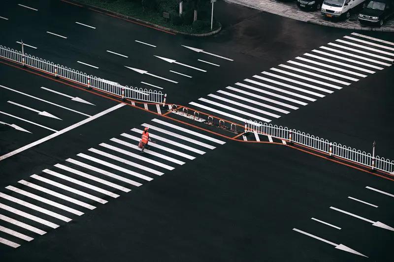 罗永浩时隔七年重启“科技春晚”，定在12月30日上海举办“罗永浩的十字路口”年度