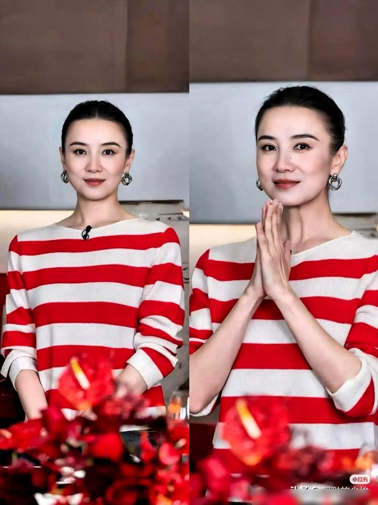 宋佳这松弛感，脸上是有了，奖台上，观众不买账，就离谱。
 
刚夸她素颜真实不装，