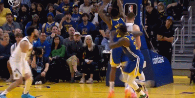 NBA赛场数据：超远距离助攻波普，约基奇两节半斩获三双数据！
  下半场没多久，