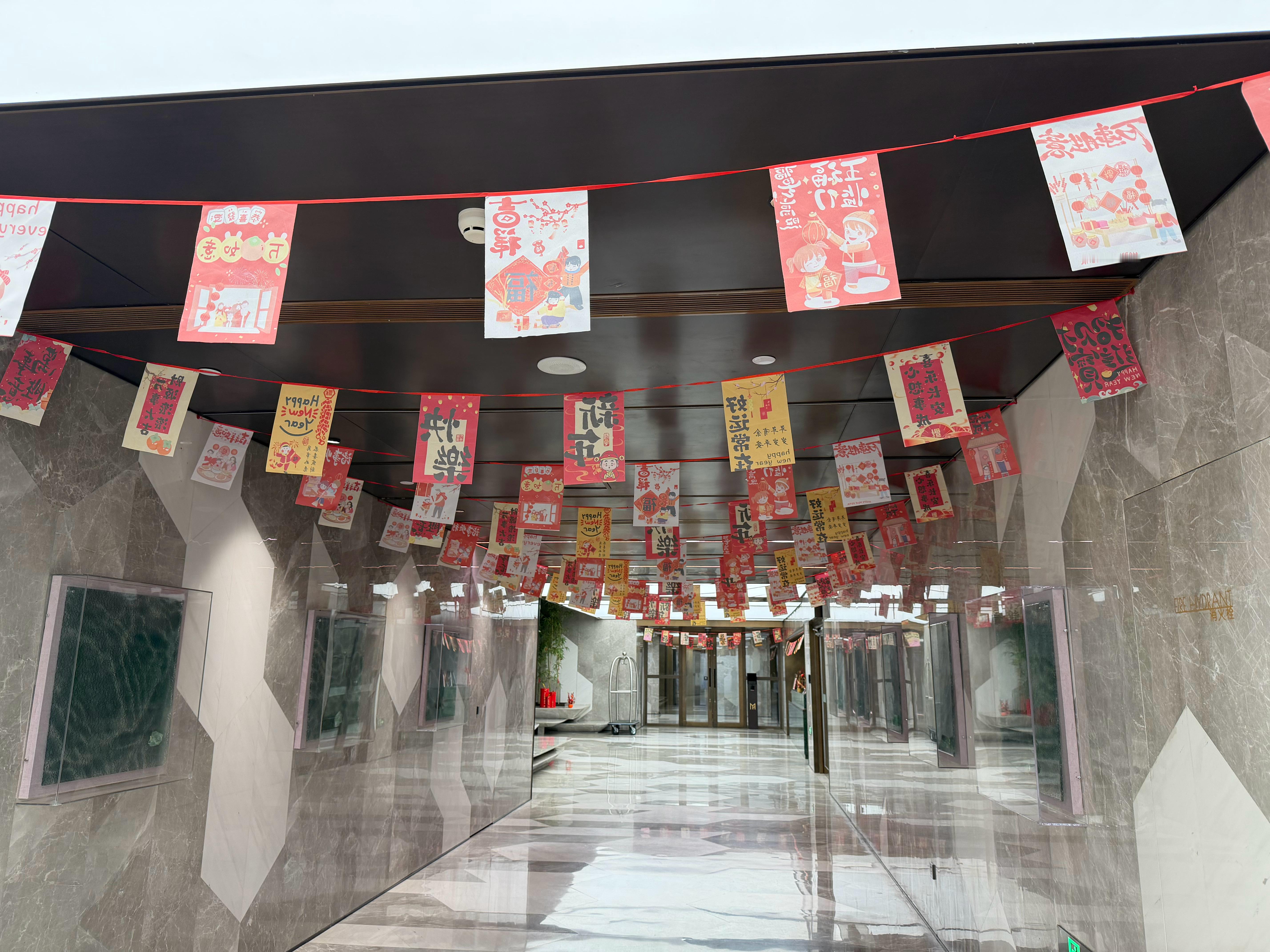 小区里已经有春节的氛围啦数着日子准备过年吧！！ 北京