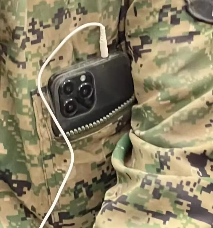 好奇这是什么手机啊？首先排除iPhone？
我真的想知道！有没有人能告诉我
iP