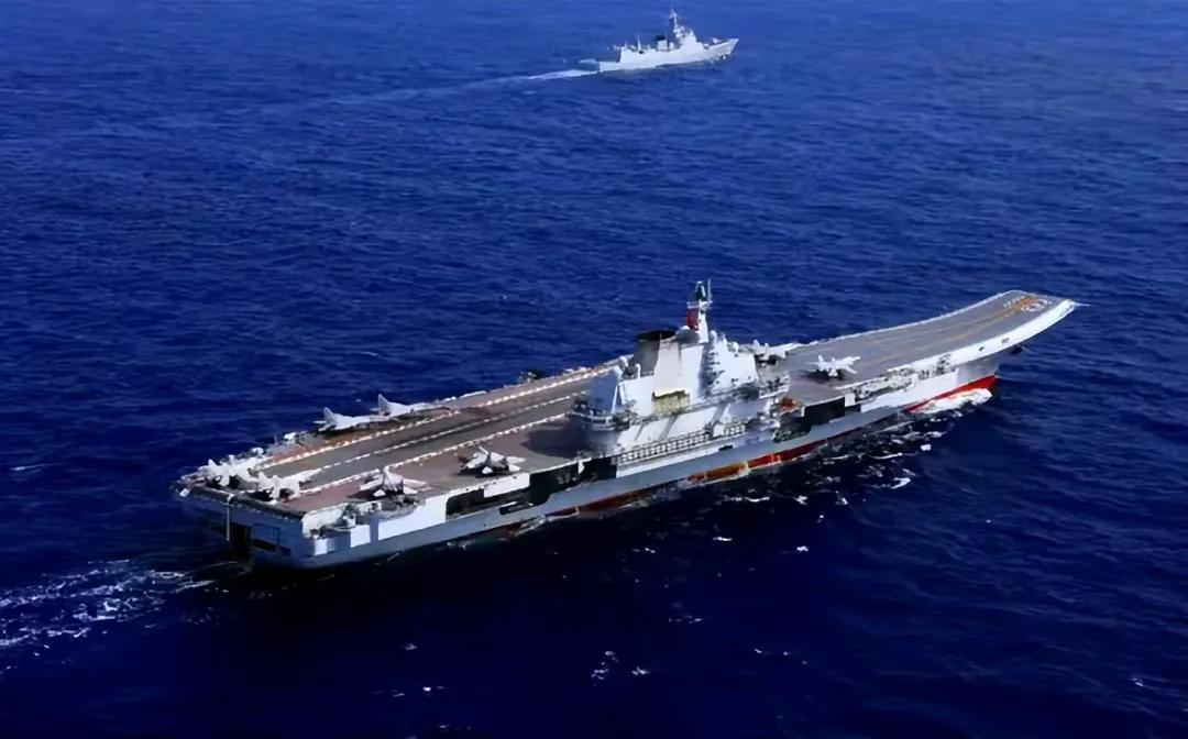 法媒预测，在2045年之前，中国海军将拥有十几艘航母组成的舰队，从而与美国海军旗