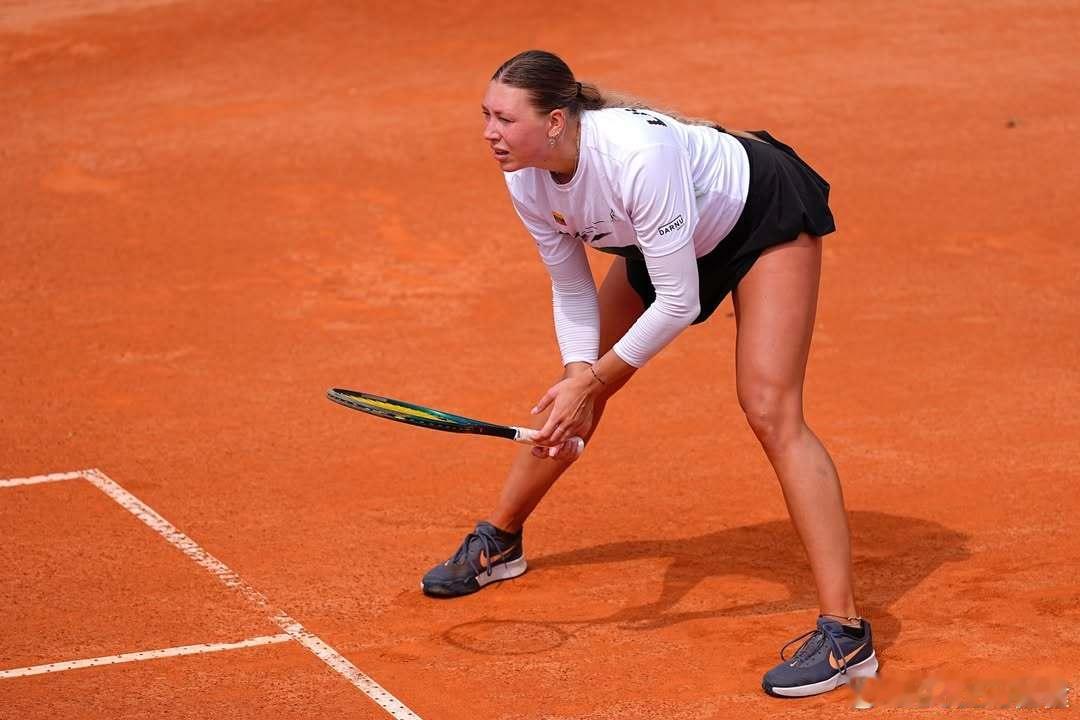 差点看错！这位不是阿尼西莫娃哦！她是立陶宛🇱🇹女将Andre Lukosiu