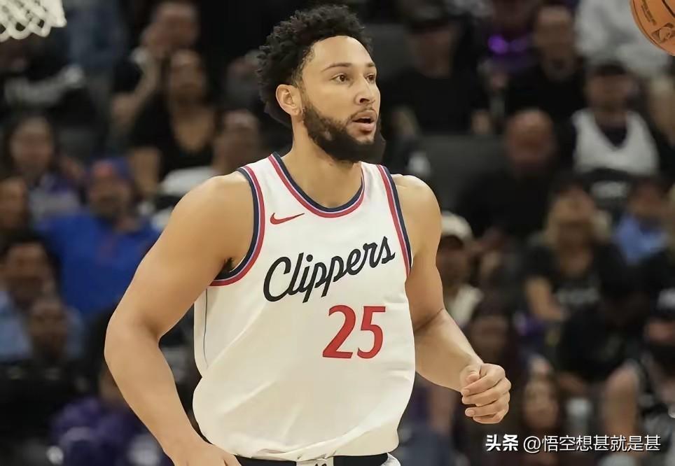​据Shams报道，本西蒙斯以一年350万美金宣布签约国王，正式回归NBA。
本