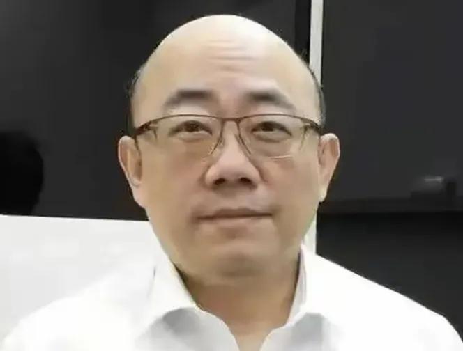 郭正亮又发火了，大骂王定宇，还把怒气烧到了卓荣泰的身上，又狠狠把民进党批了一下。