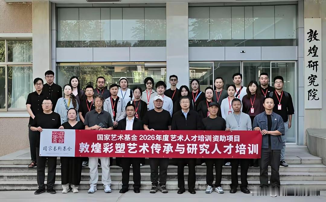 我们普通人很难理解聘用外国人这件事，就像我们普通人不懂得欣赏艺术，艺术压根就不是