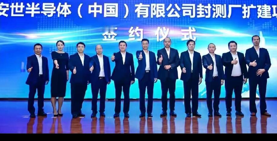 美媒说中方买安世芯片开的条件是把荷兰架在火上烤，还真没说错。当地时间10月30日