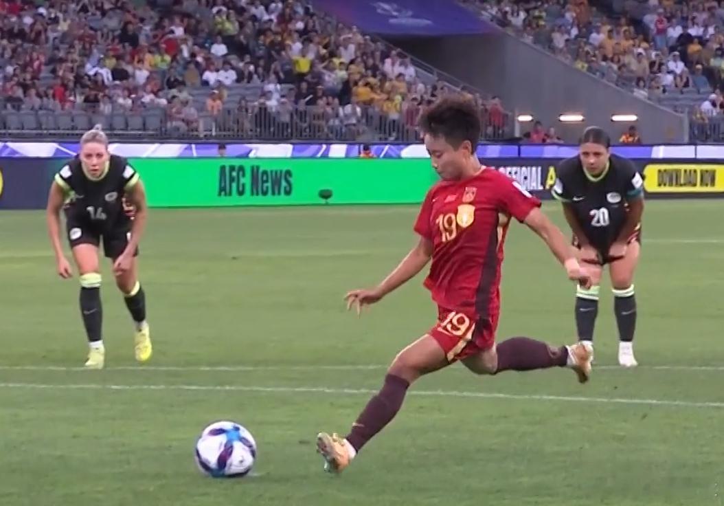 中国女足1比2澳大利亚女足中国女足无缘亚洲杯决赛从整场比赛看，中国女足并非没机会