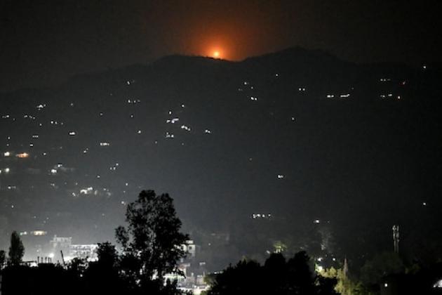 幂谈天下[超话]幂谈天下印巴冲突 印度海军对巴基斯坦发动打击据NDTV援引国防消
