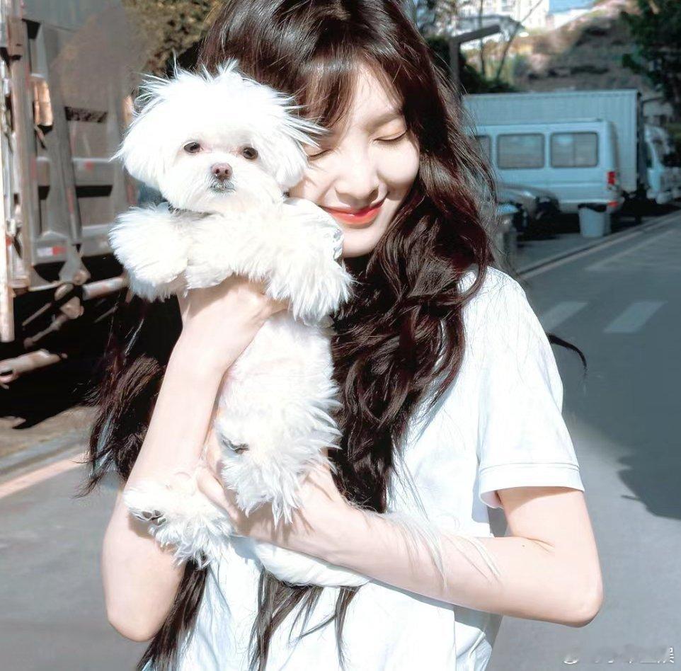 #章若楠[超话]#真的很喜欢这张图片！！ ​​​