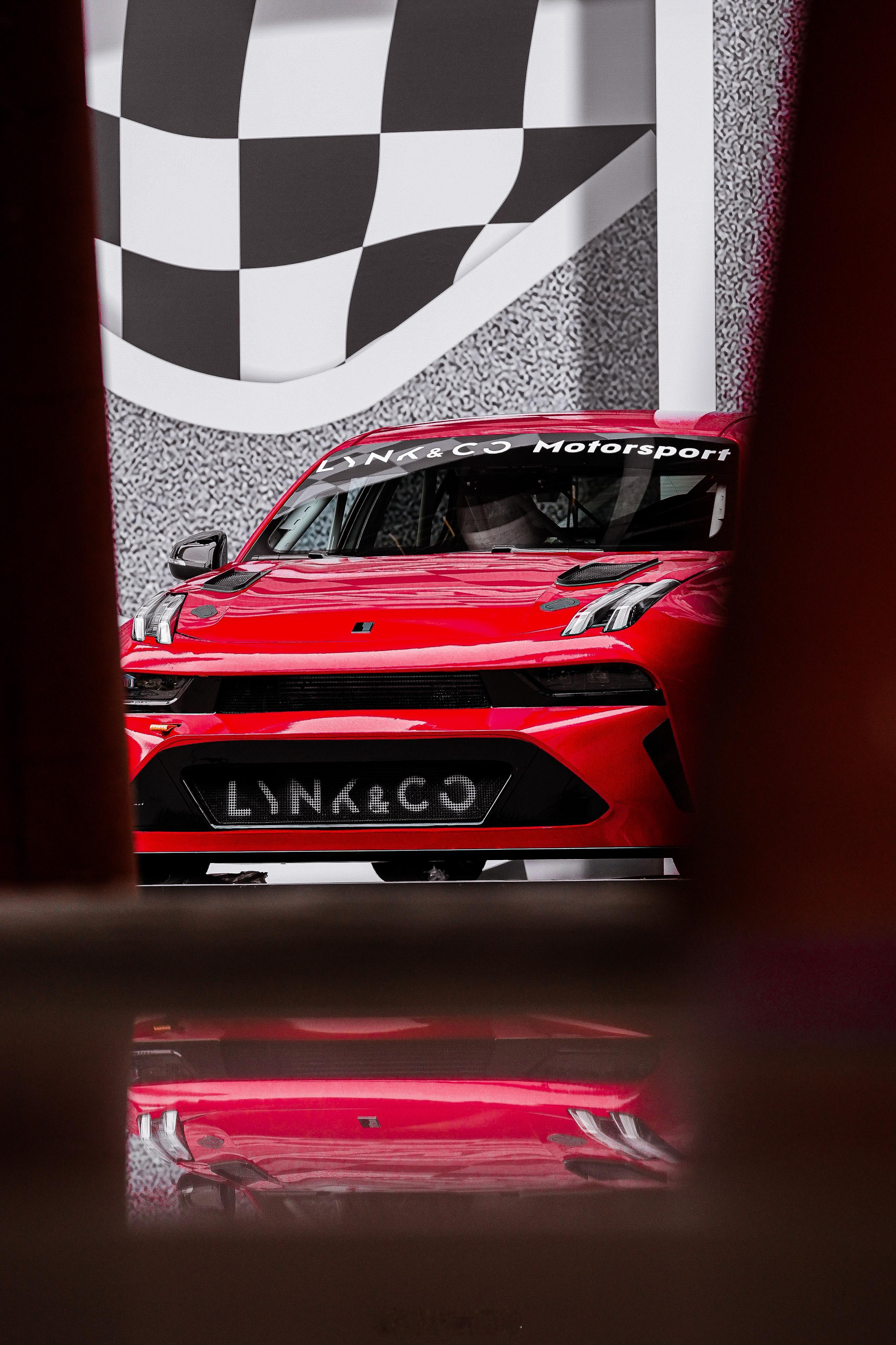 领克03+TCR赛车这应该是普通人最有机会拥有的赛车，可以买且合法上路！新车出厂