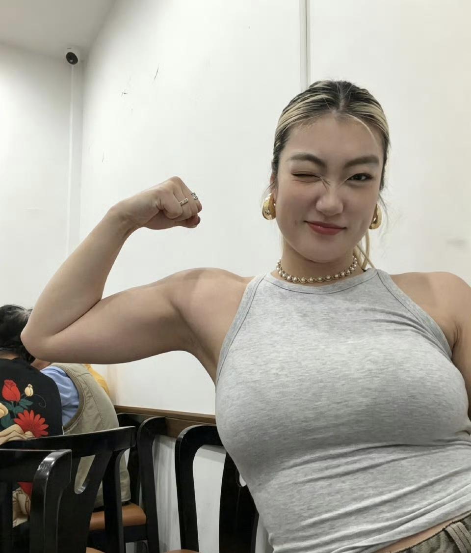 中国女篮步了中国男篮后尘，在亚运会惨淡收场，我梦姐的生活依然丰富多彩啊！