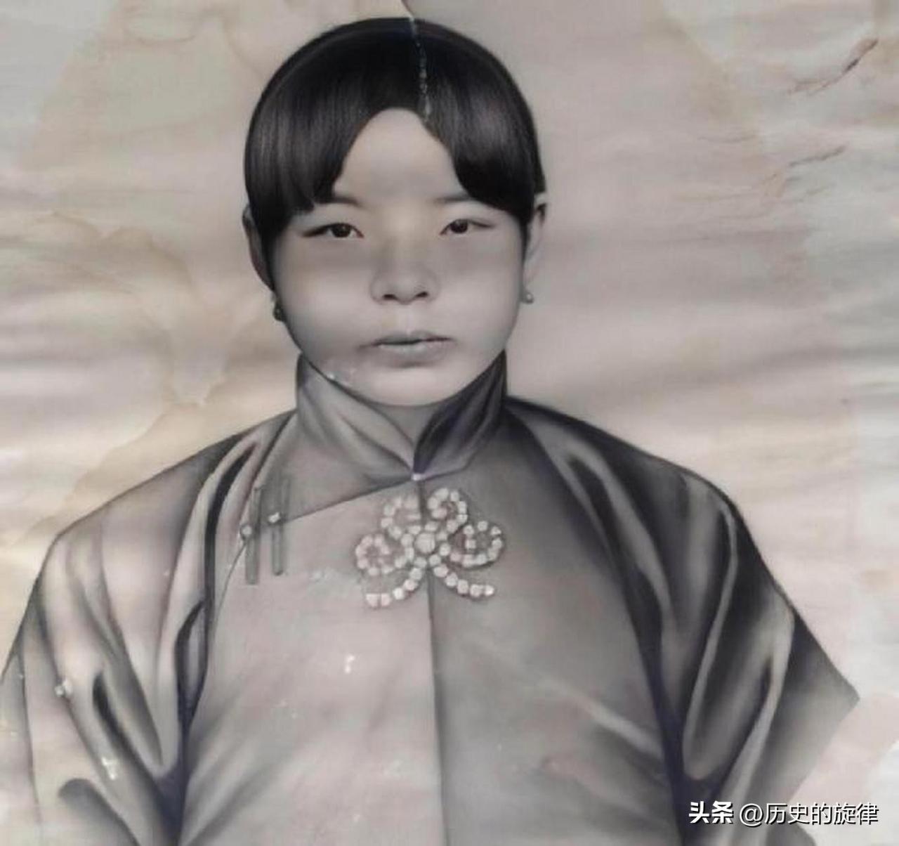 毛福梅直言：老舅见蒋介石一次报复一次！全因大婚当天，蒋介石太不懂规矩
 
在民国