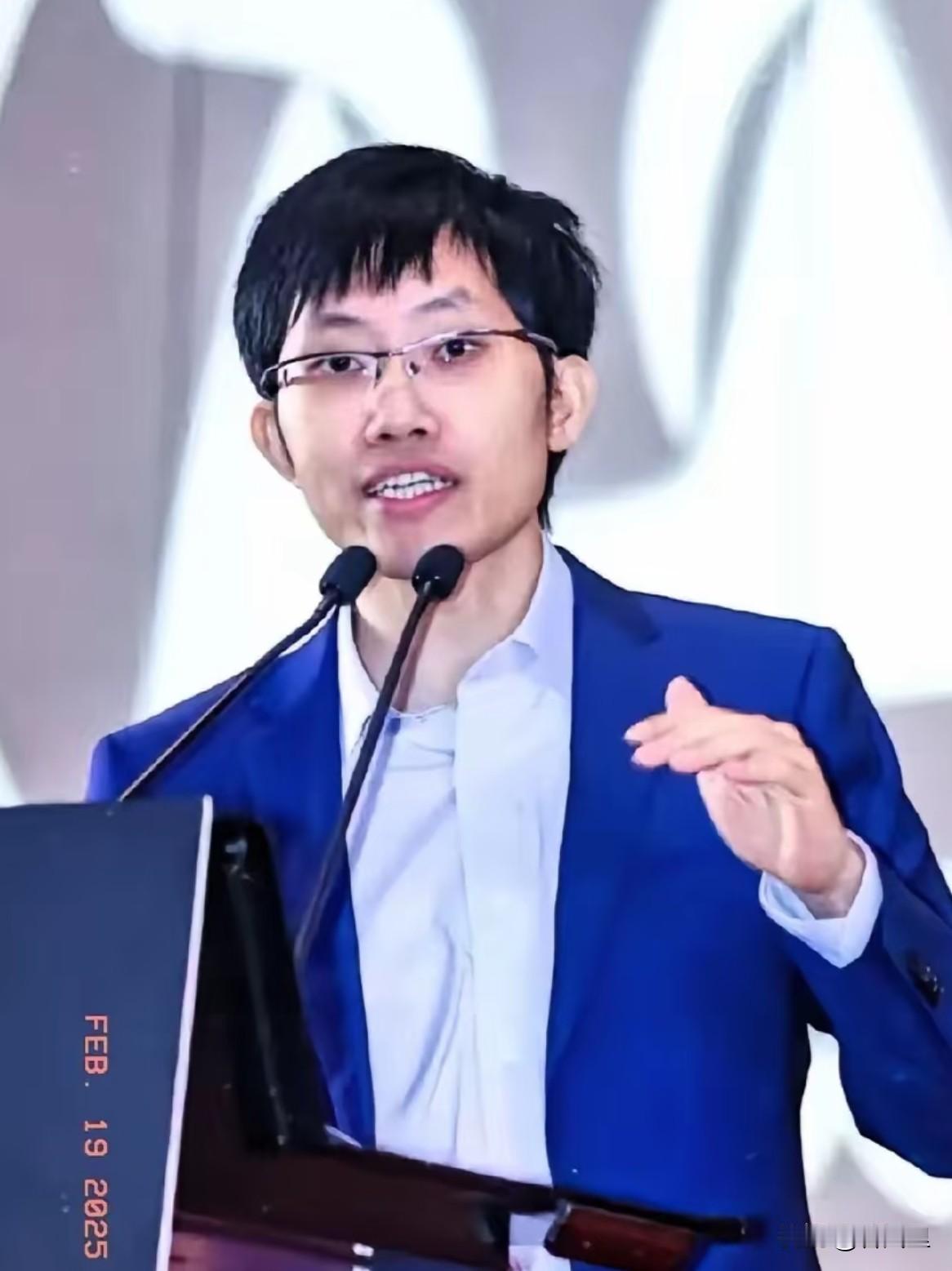 DeepSeek人才管理理念与低离职率背后的逻辑
 
DeepSeek创始人梁文