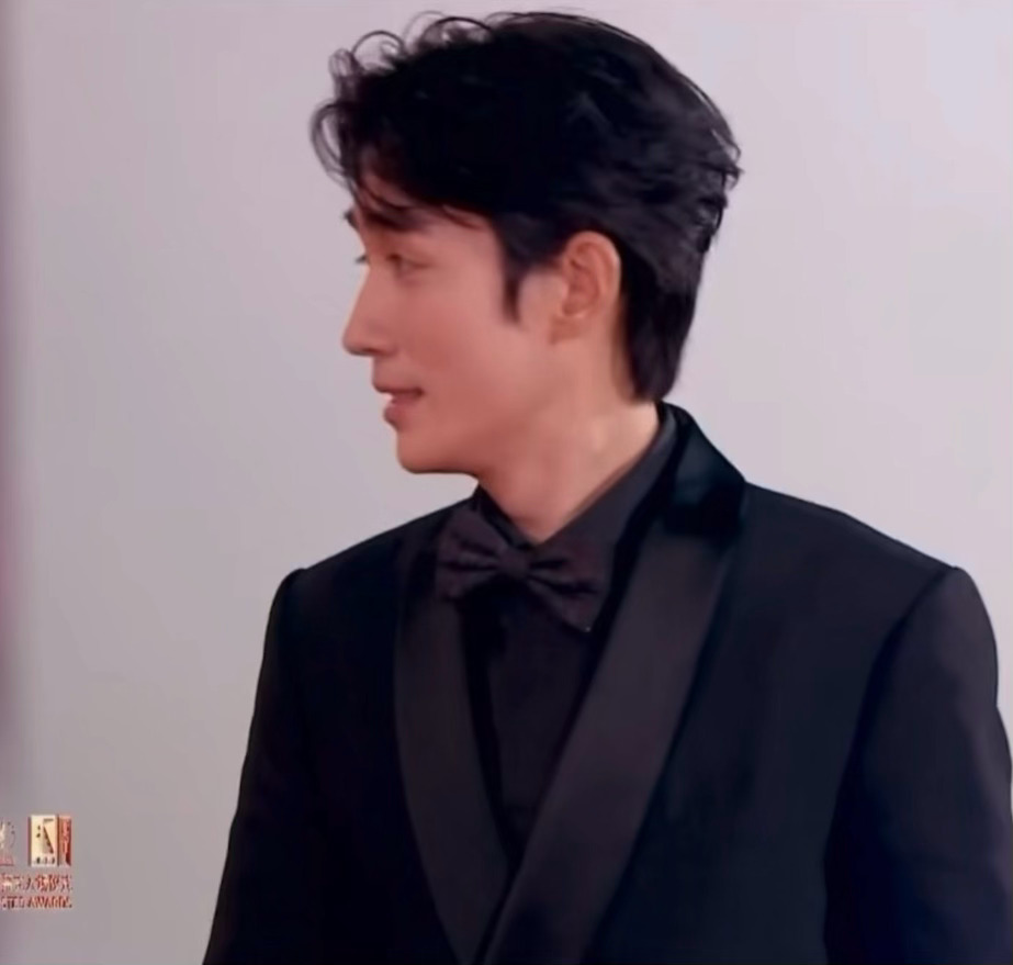 大家不要笑这个懵懵的朱一龙🙊🙊🙊 