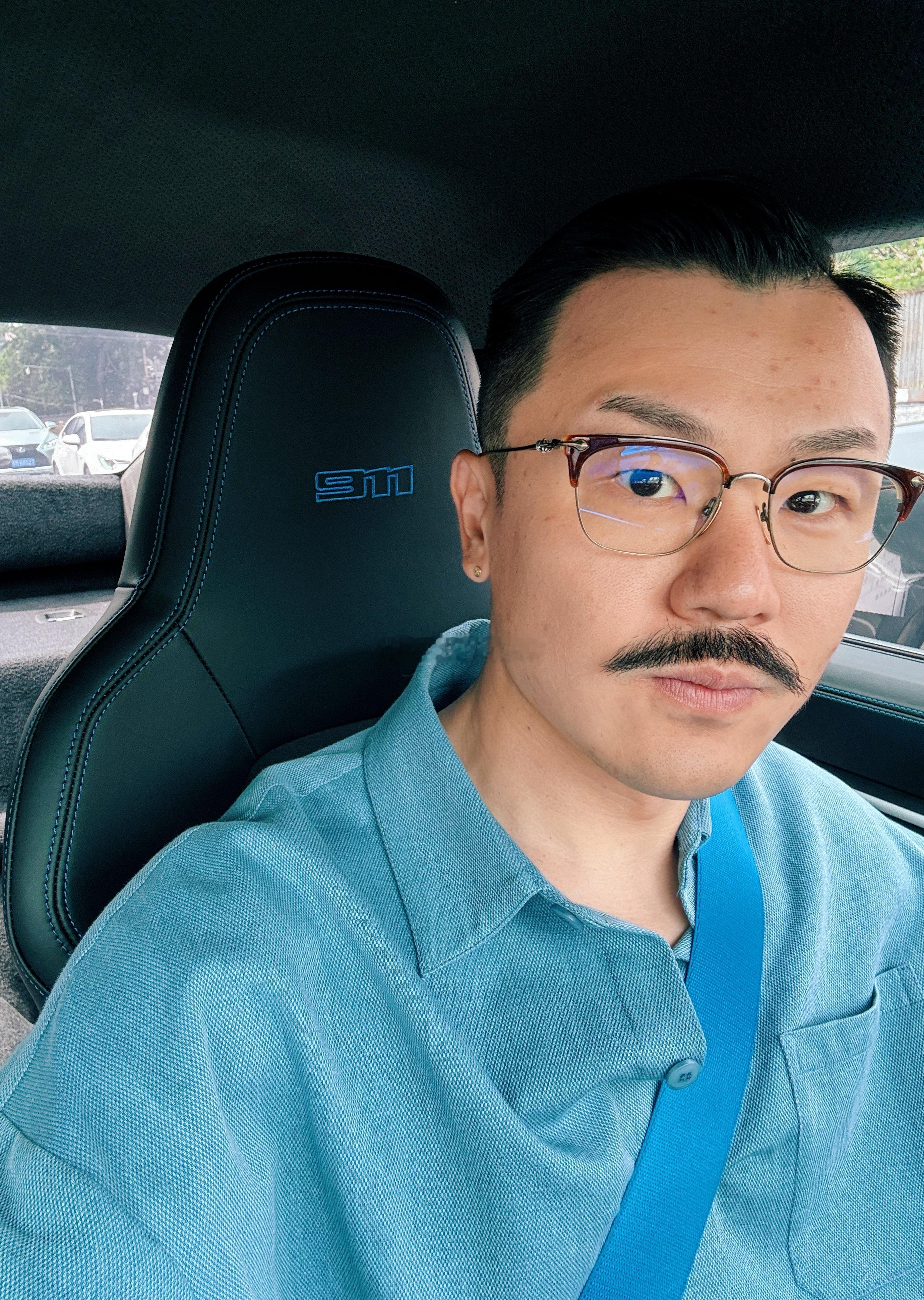 总感觉缺点什么❓ 🐂 🐎[二哈]梦想家ALI ​​​